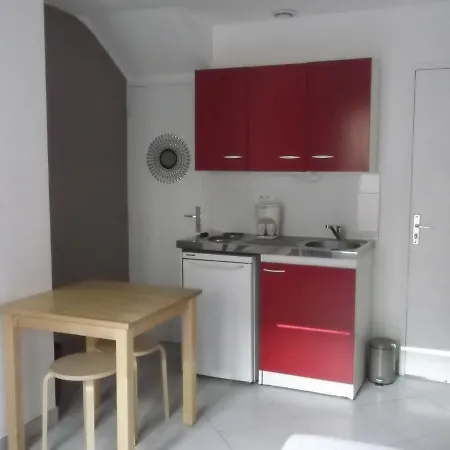 Joli Petit Studio * أميا